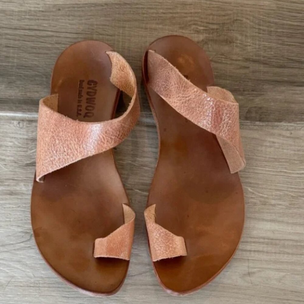 Cydwoq 38 (8) Hillary toe ring sandals